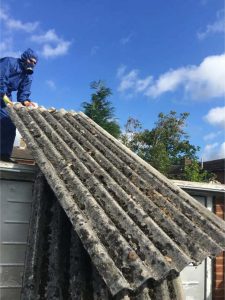asbestos-garage-removal-in-progress-in-edinburgh-city